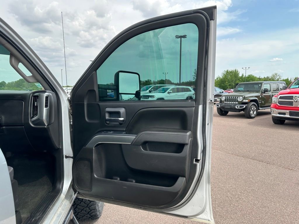 Used 2016 Chevrolet Silverado 2500 LT AWD/4WD image 27