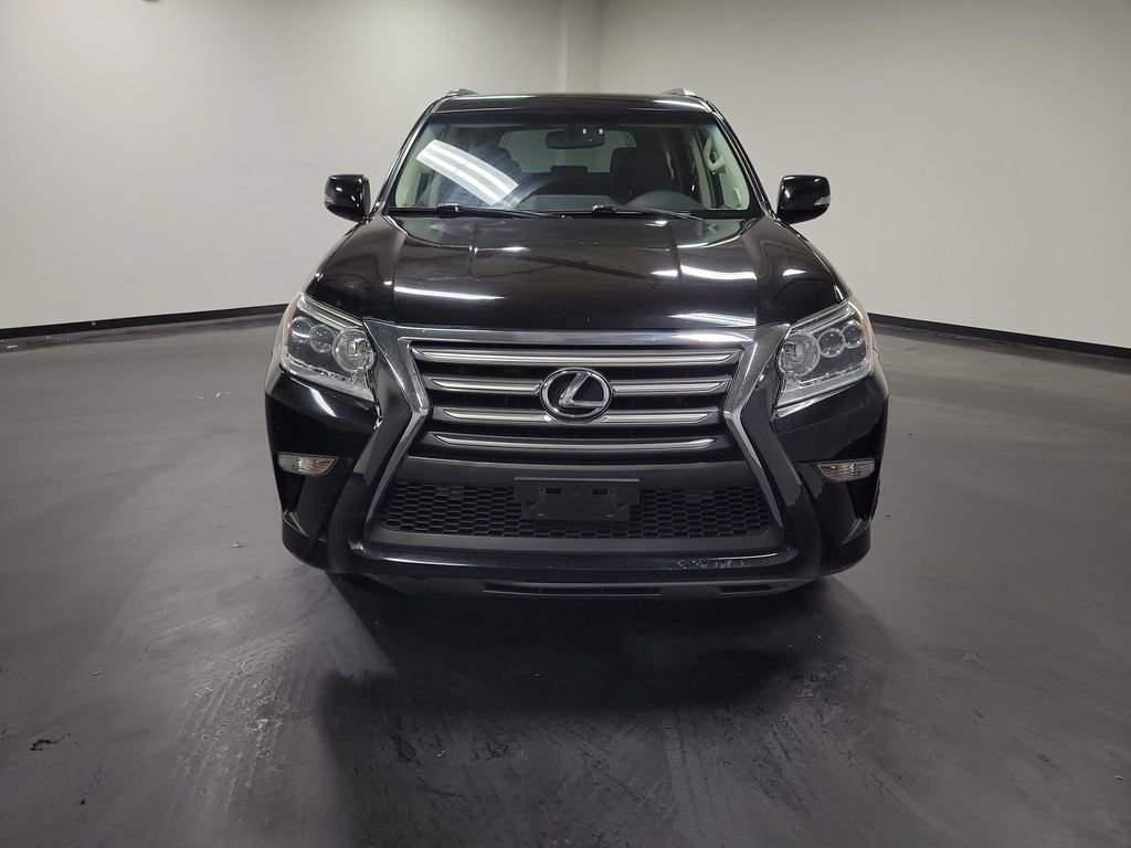 Used 2019 Lexus GX 460 image 2
