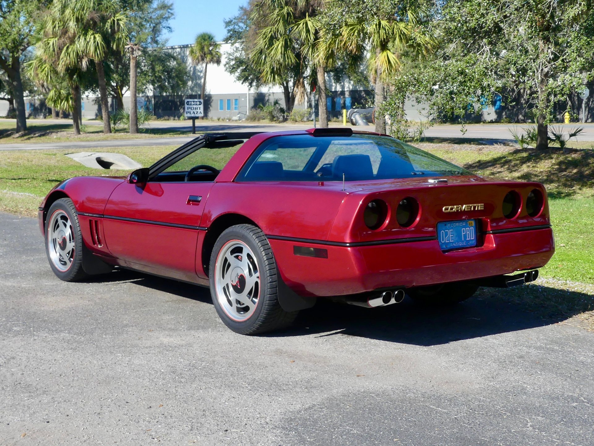 Used 1989 Chevrolet Corvette Coupe RWD image 16