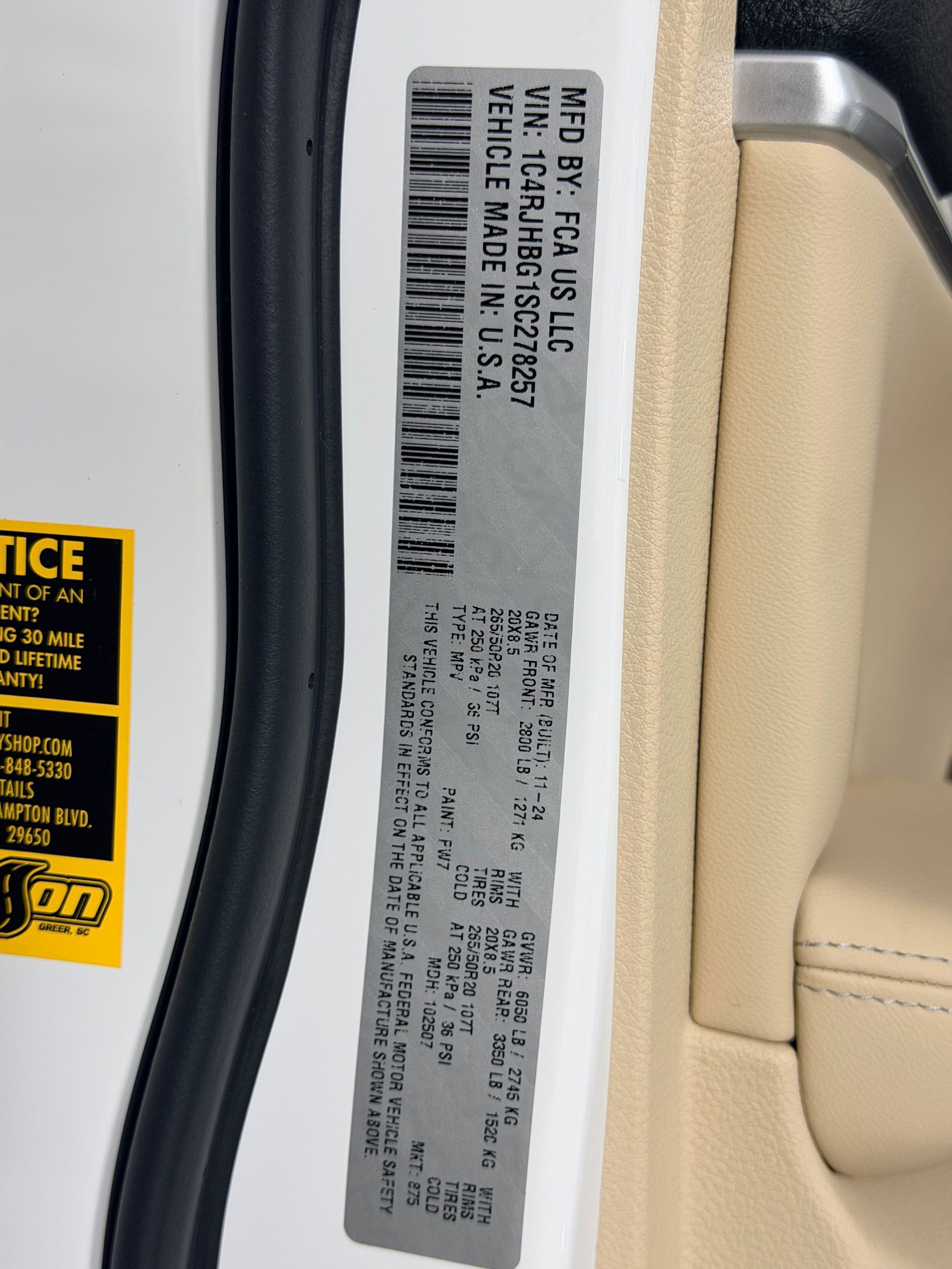 Used 2025 Jeep Grand Cherokee Limited w/ Luxury Tech Group II image 19