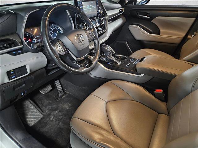 Used 2021 Toyota Highlander XLE image 10