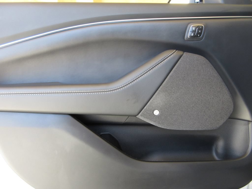 Certified 2025 Ford Mustang Mach-E Premium RWD image 9