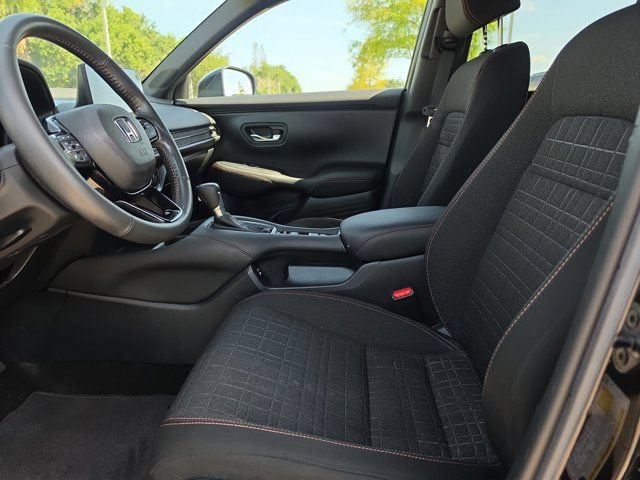 Used 2024 Honda HR-V Sport image 3