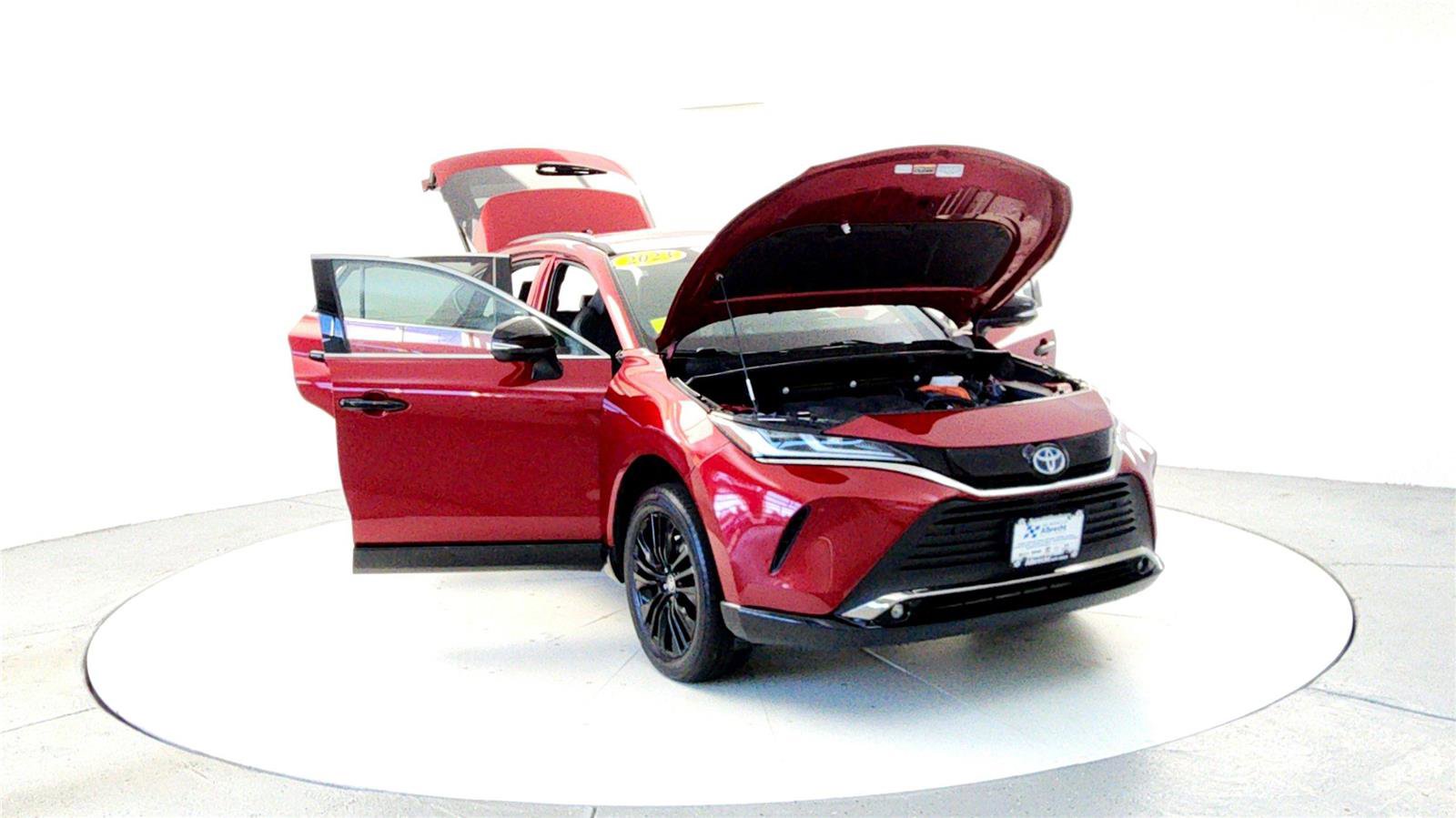 Certified 2023 Toyota Venza Nightshade image 9