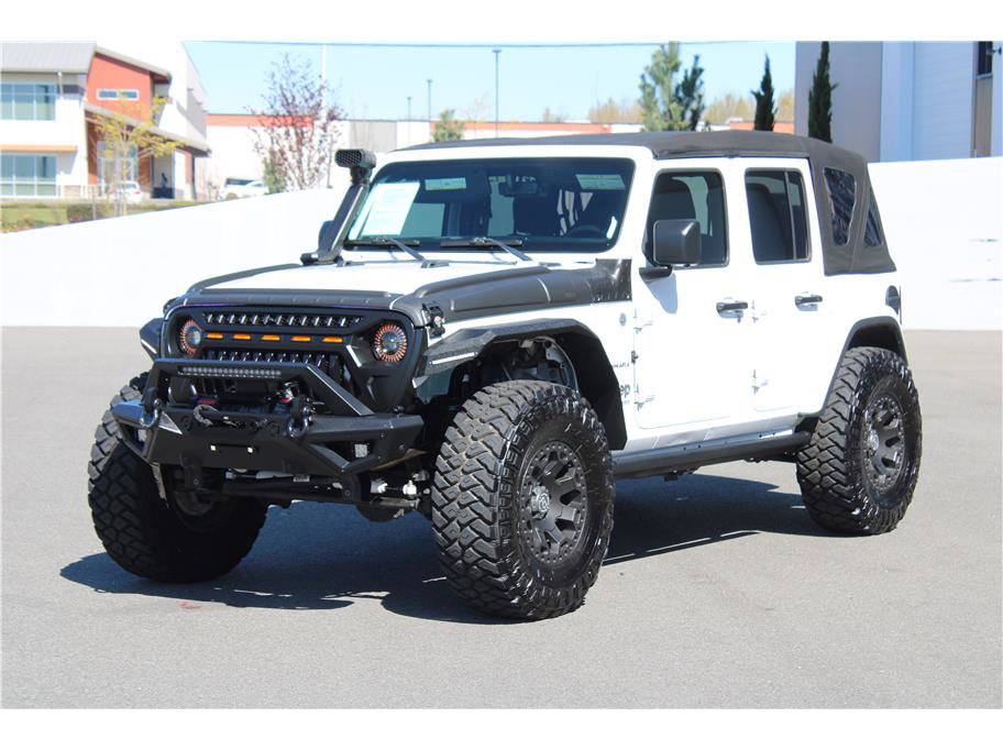 Used 2018 Jeep Wrangler Unlimited Sahara w/ Uconnect 4C Nav & Sound Group image 9