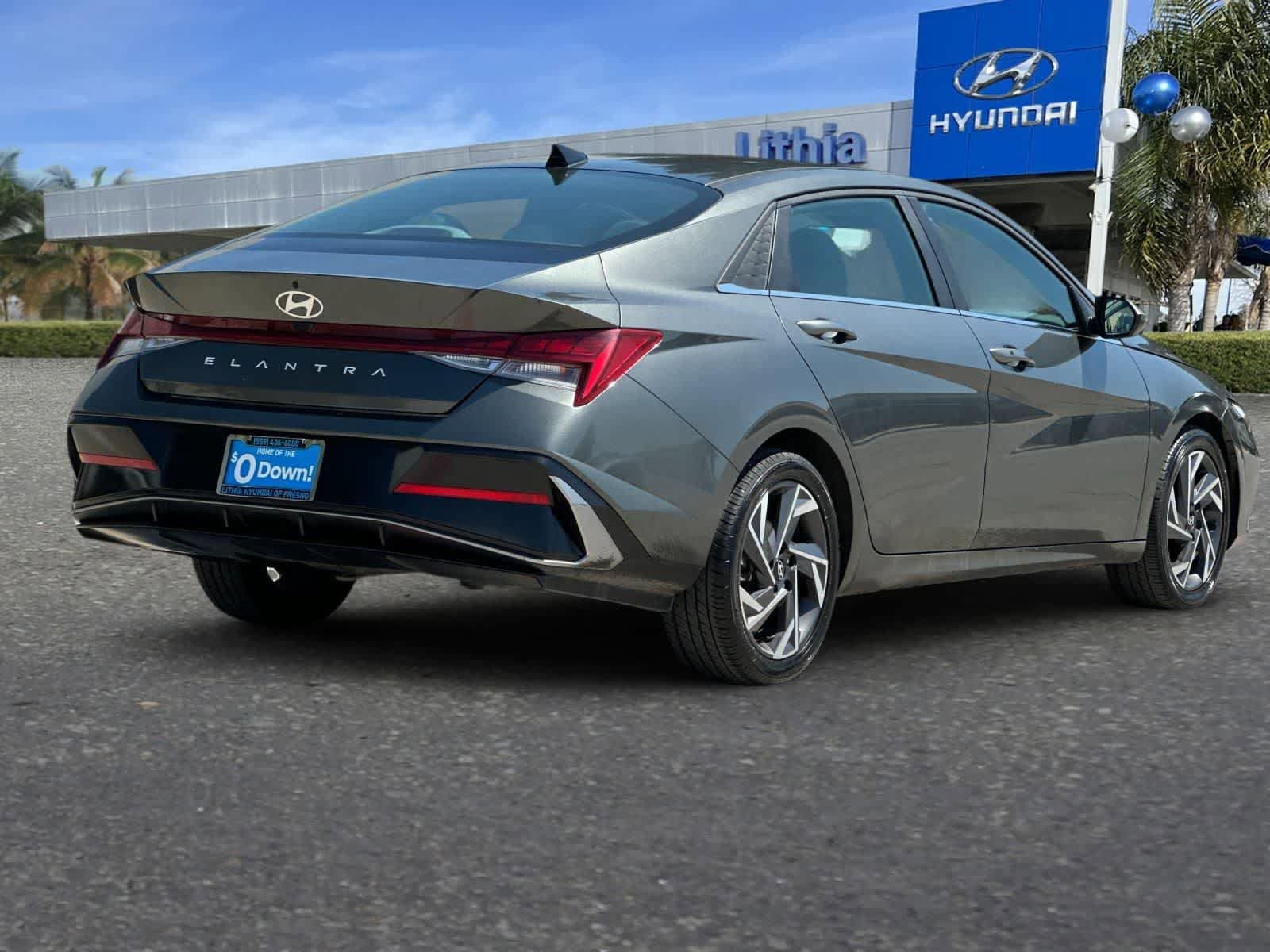 Used 2025 Hyundai Elantra SEL FWD image 3