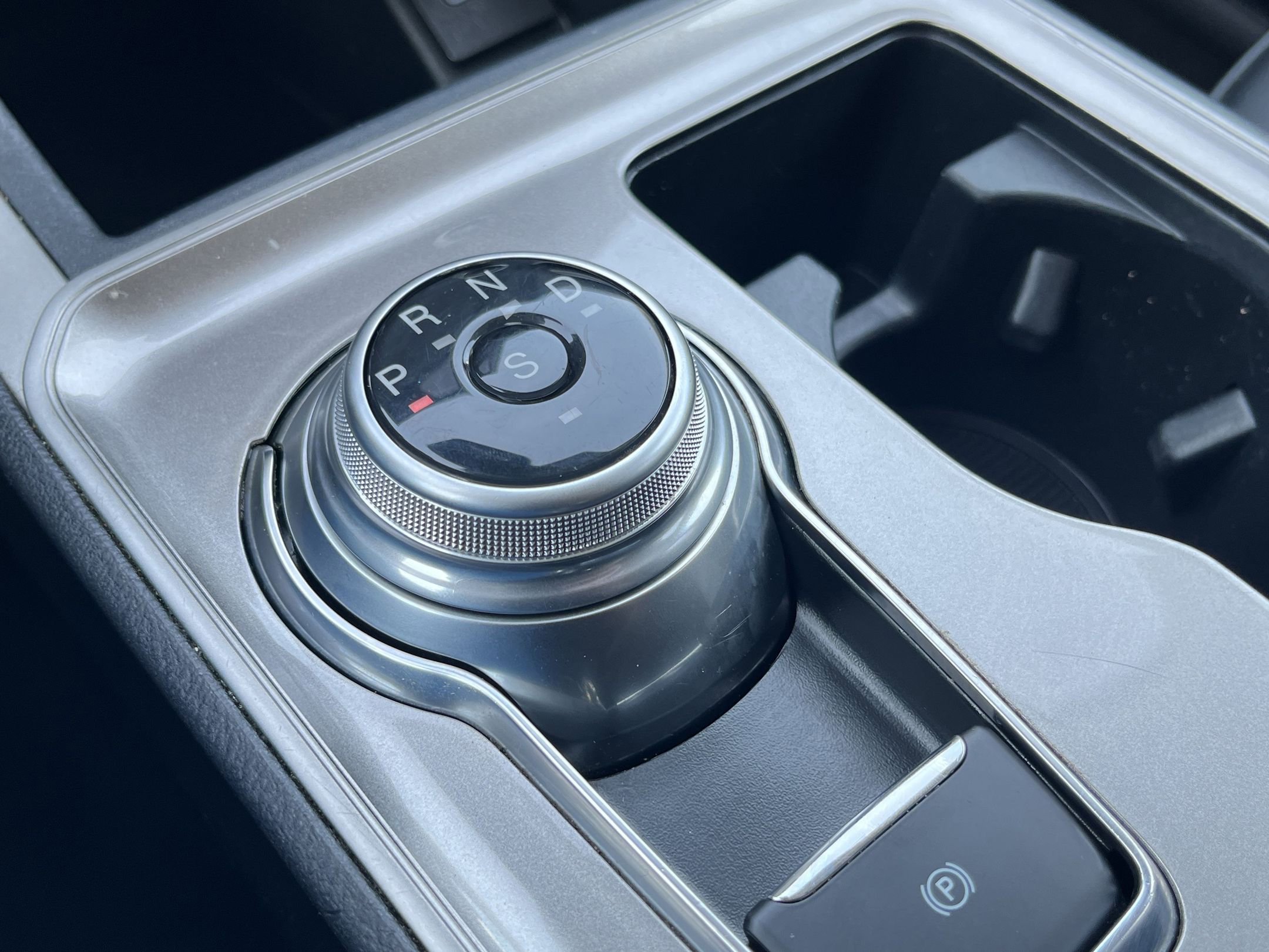 Used 2024 Ford Edge SEL image 23