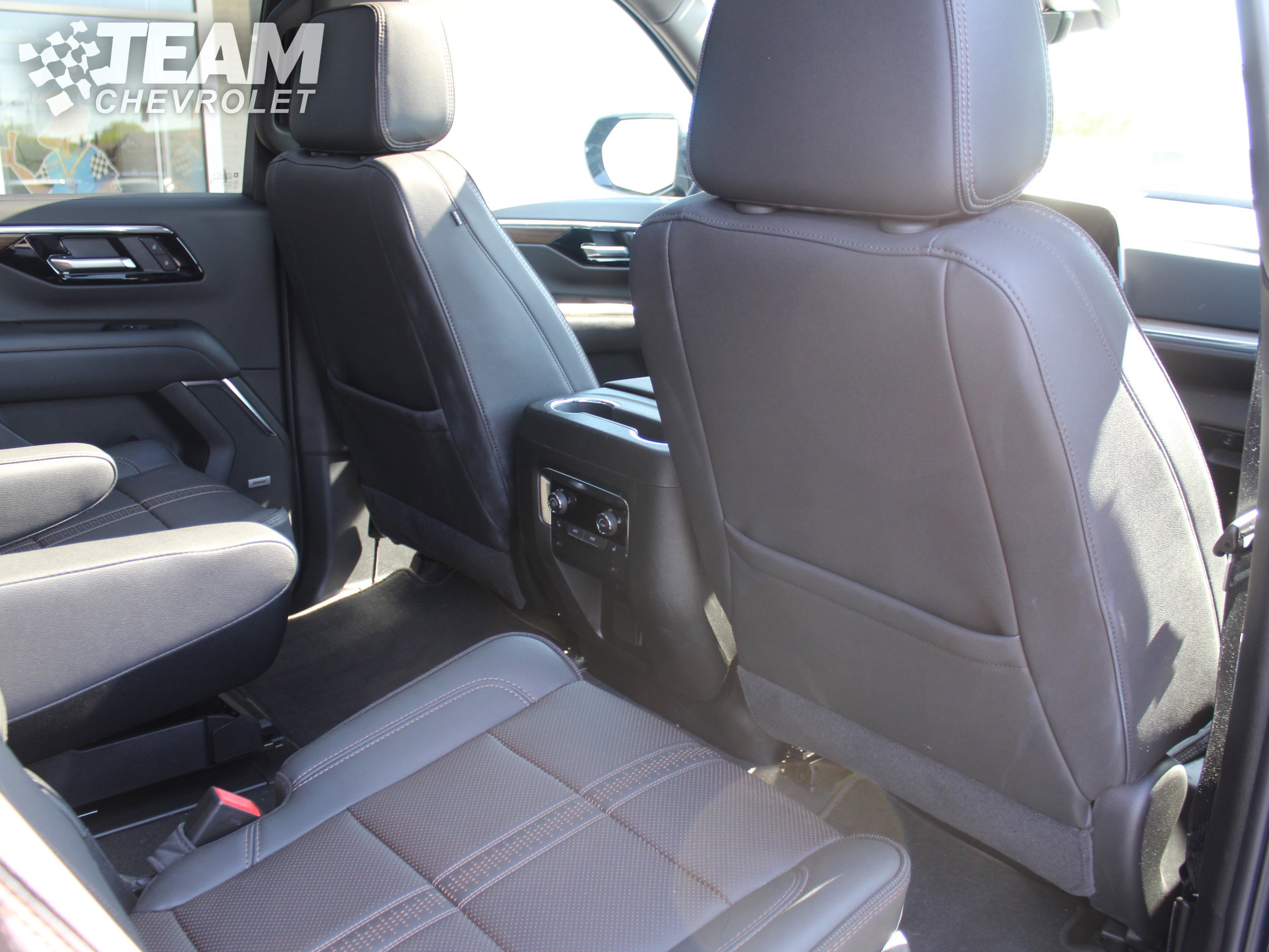 Used 2025 Chevrolet Tahoe High Country AWD/4WD image 27