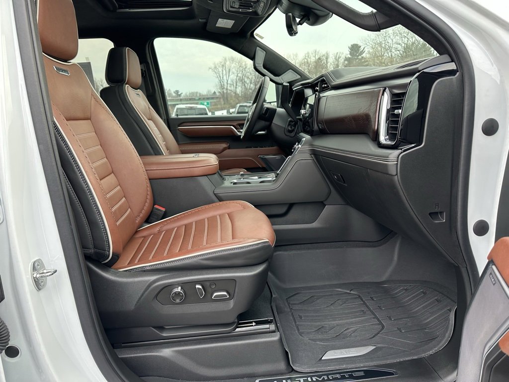 Used 2024 GMC Sierra 3500 Denali Ultimate image 14