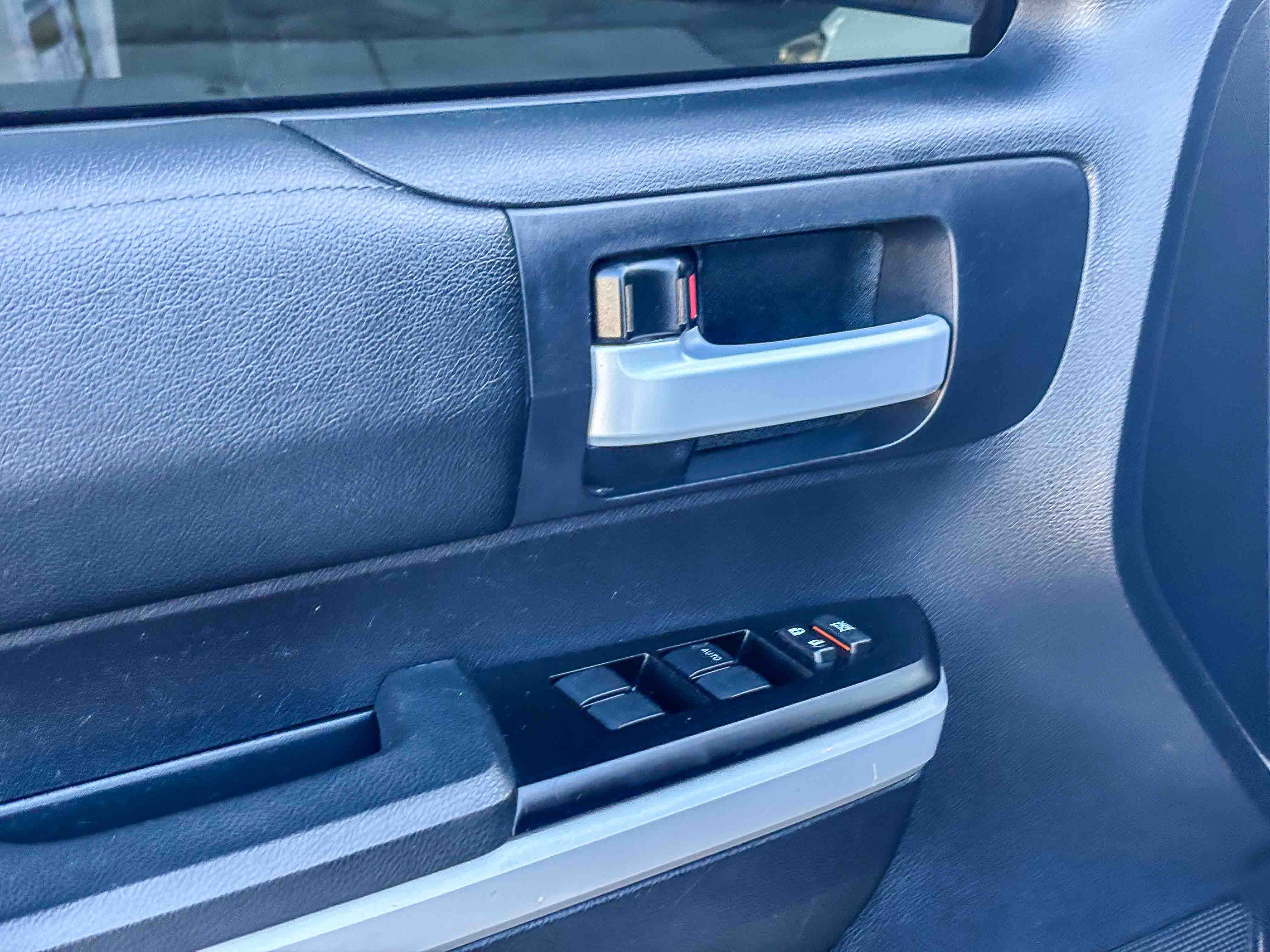 Certified 2018 Toyota Tundra SR5 w/ TRD Off Road Package image 22