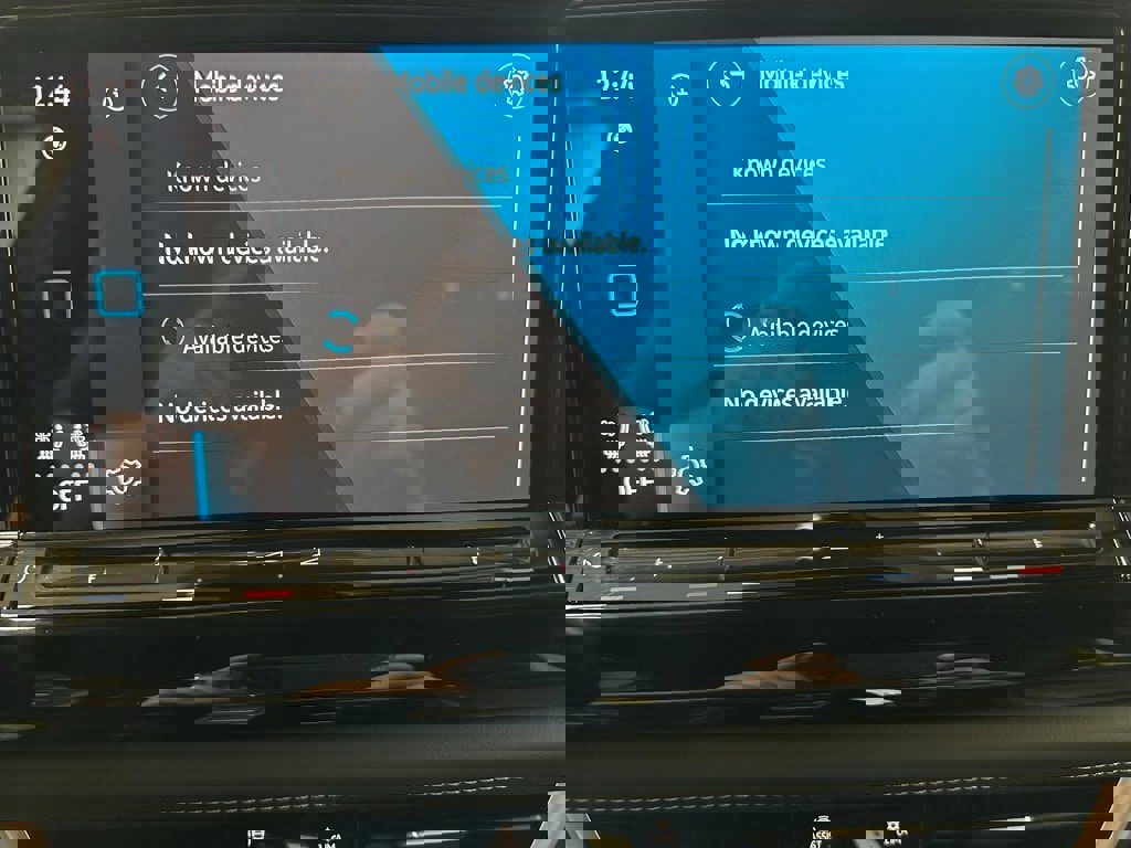 Used 2025 Volkswagen Atlas Cross Sport SE image 28