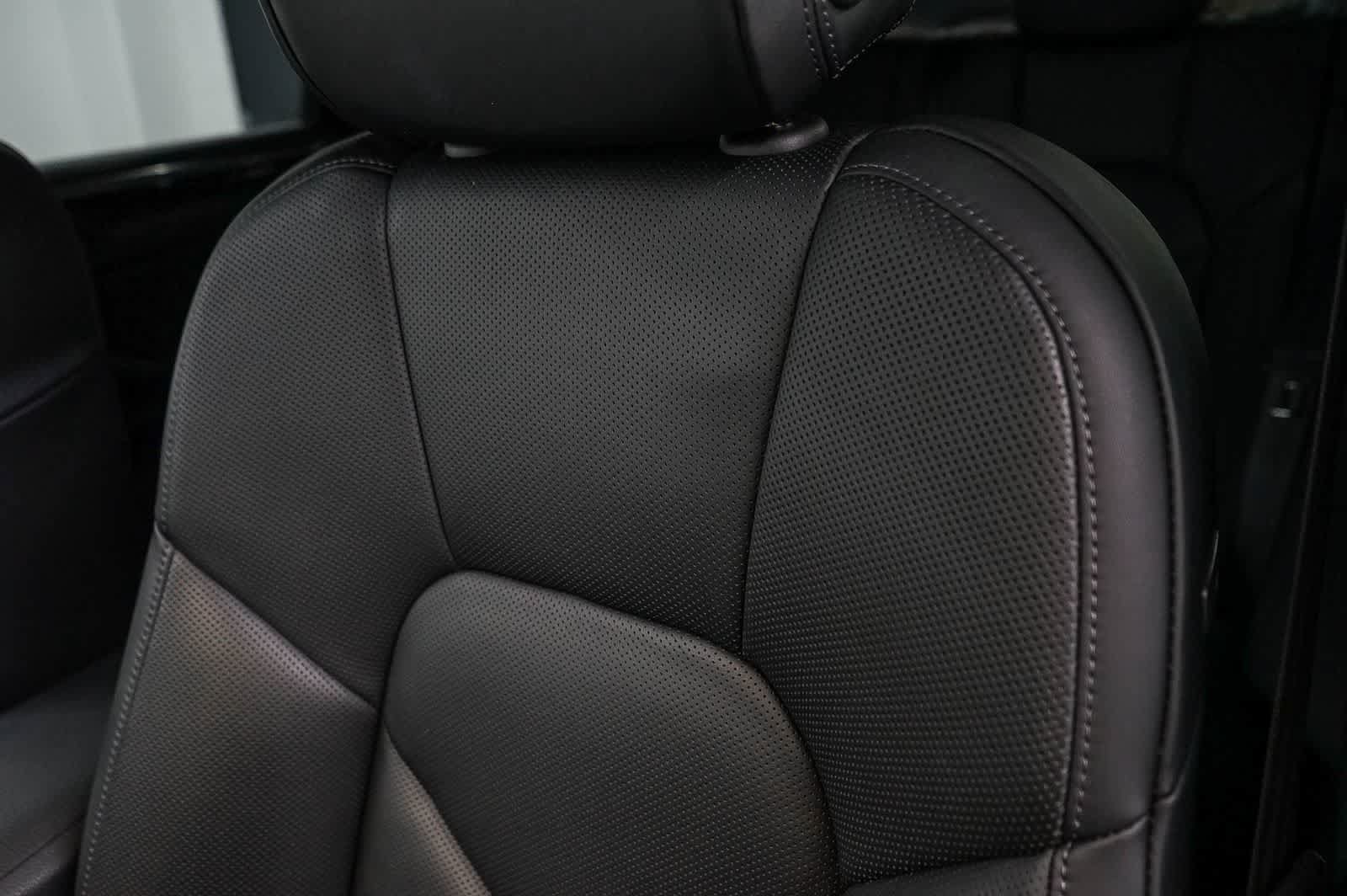 Certified 2026 Porsche Macan AWD/4WD image 30