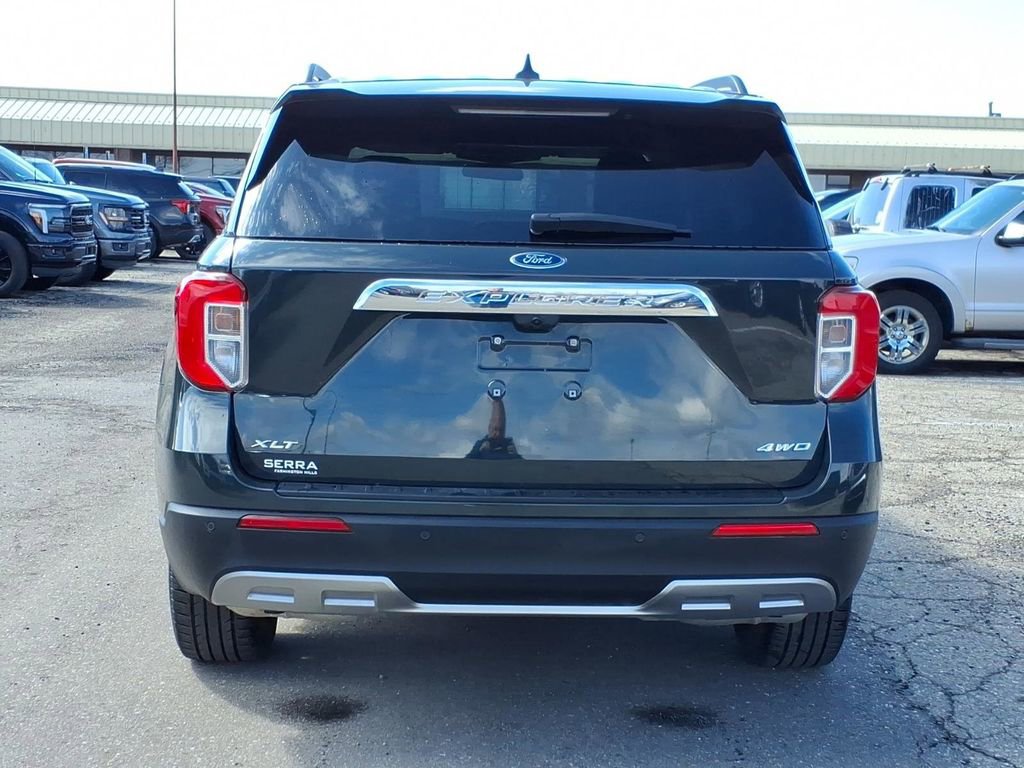 Used 2024 Ford Explorer XLT w/ Equipment Group 202A AWD/4WD image 4