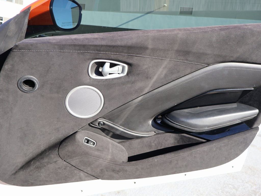 Used 2020 Aston Martin V8 Vantage Coupe image 13