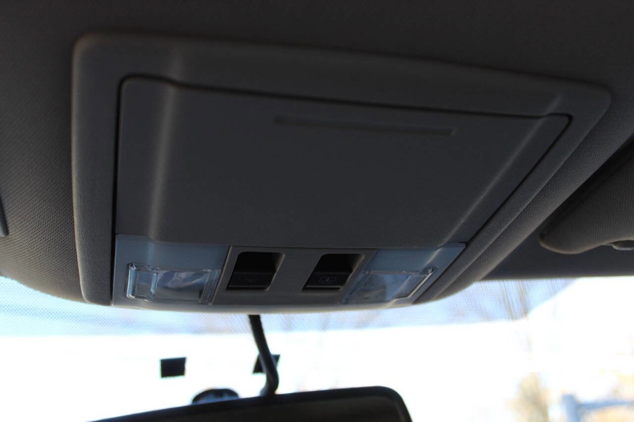 Used 2011 Ford Edge SEL w/ 202A Rapid Spec Order Code AWD/4WD image 35