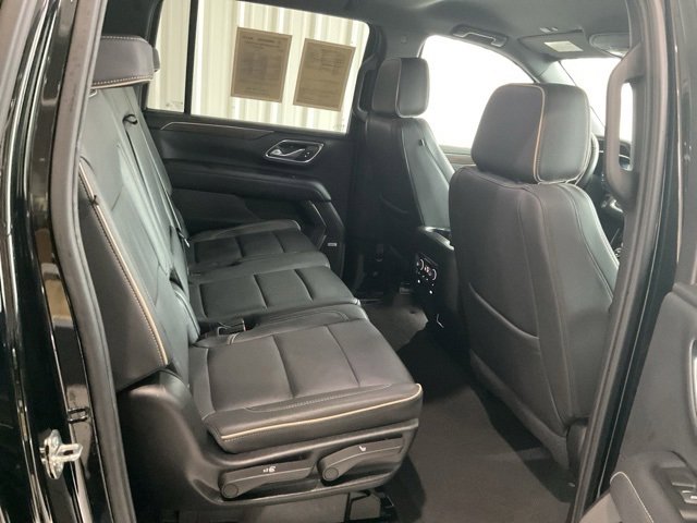 Used 2024 Chevrolet Suburban Premier image 23