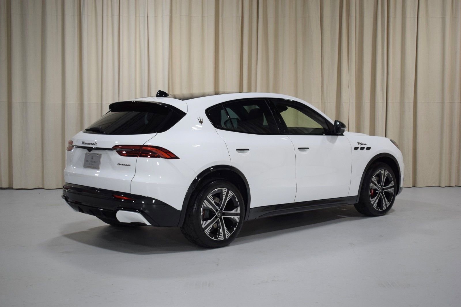 New 2025 Maserati Grecale Folgore AWD/4WD image 11