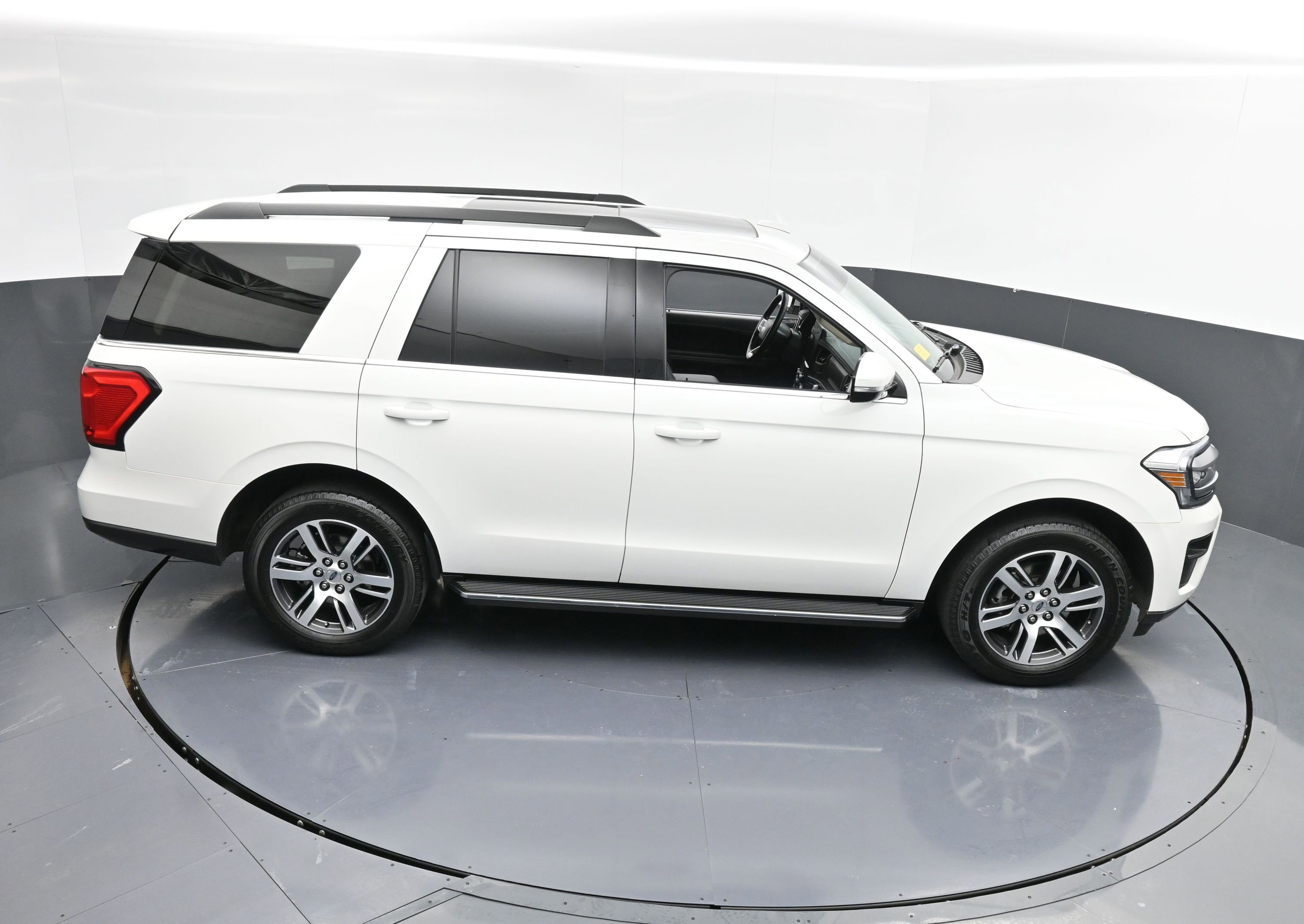 Certified 2022 Ford Expedition XLT image 41