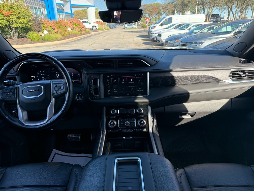 Used 2023 GMC Yukon Denali w/ Advanced Technology Package AWD/4WD image 22