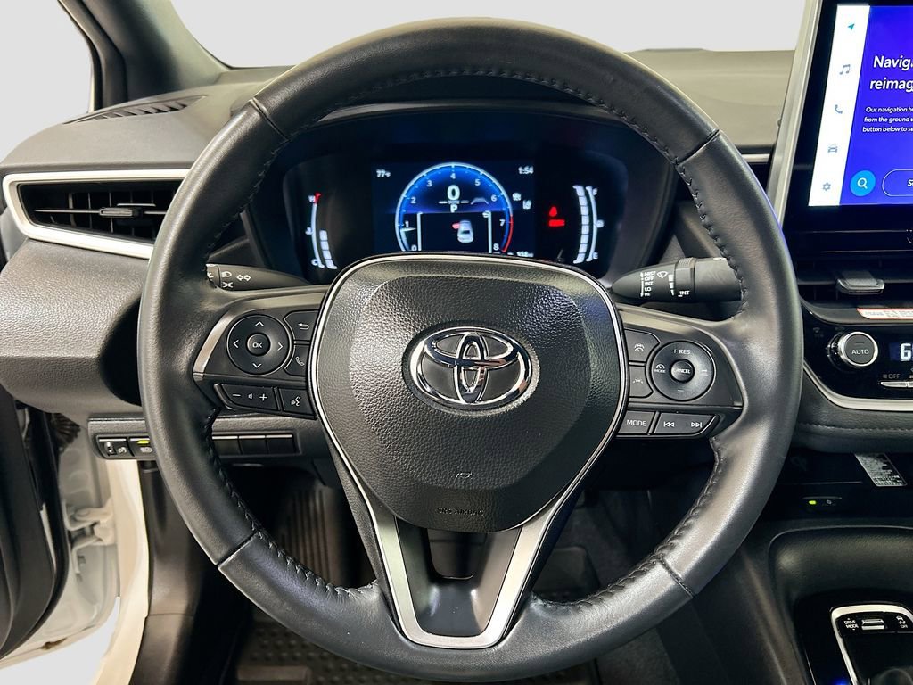 Used 2025 Toyota Corolla SE w/ SE Premium Package FWD image 9