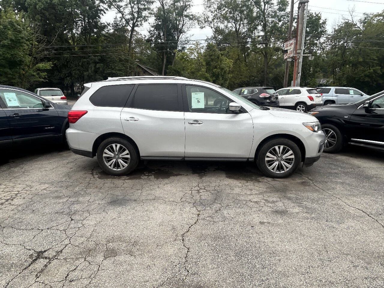 Used 2019 Nissan Pathfinder SL AWD/4WD image 14