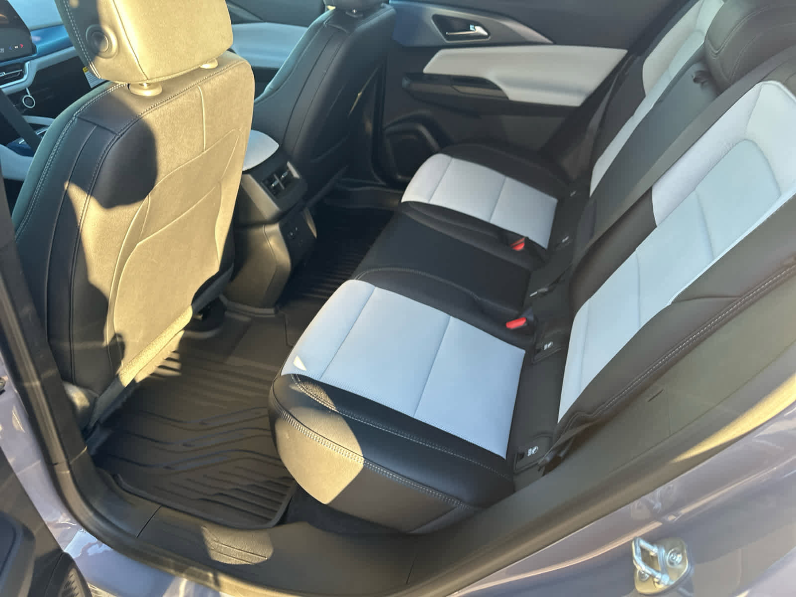 New 2026 Chevrolet Equinox EV LT w/ Convenience Package II image 24