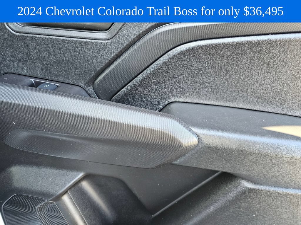 Used 2024 Chevrolet Colorado Trail Boss w/ Advanced Trailering Package AWD/4WD image 12