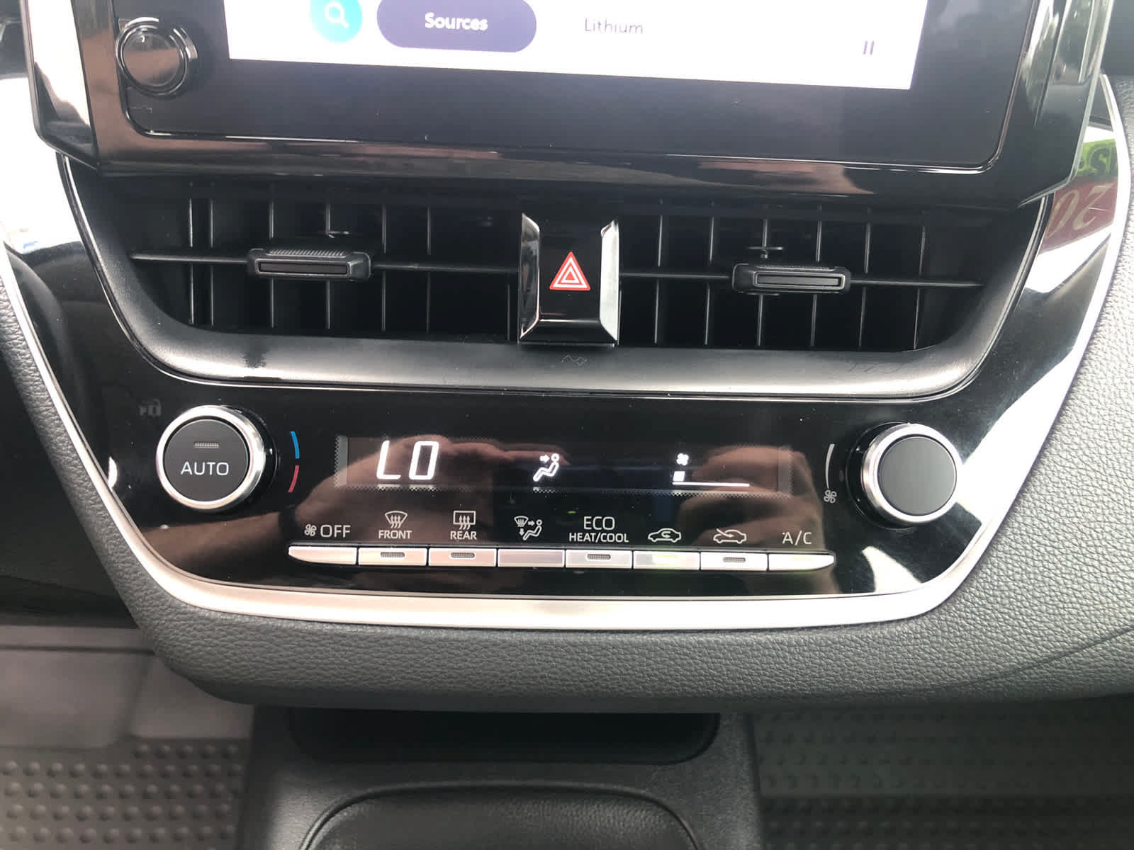 Used 2025 Toyota Corolla LE FWD image 14