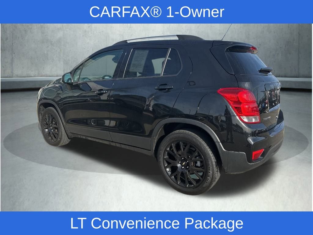 Used 2022 Chevrolet Trax LT w/ Midnight Edition image 4