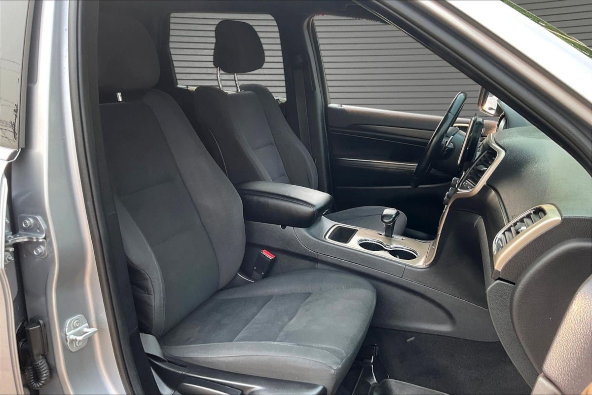 Used 2014 Jeep Grand Cherokee Laredo AWD/4WD image 28
