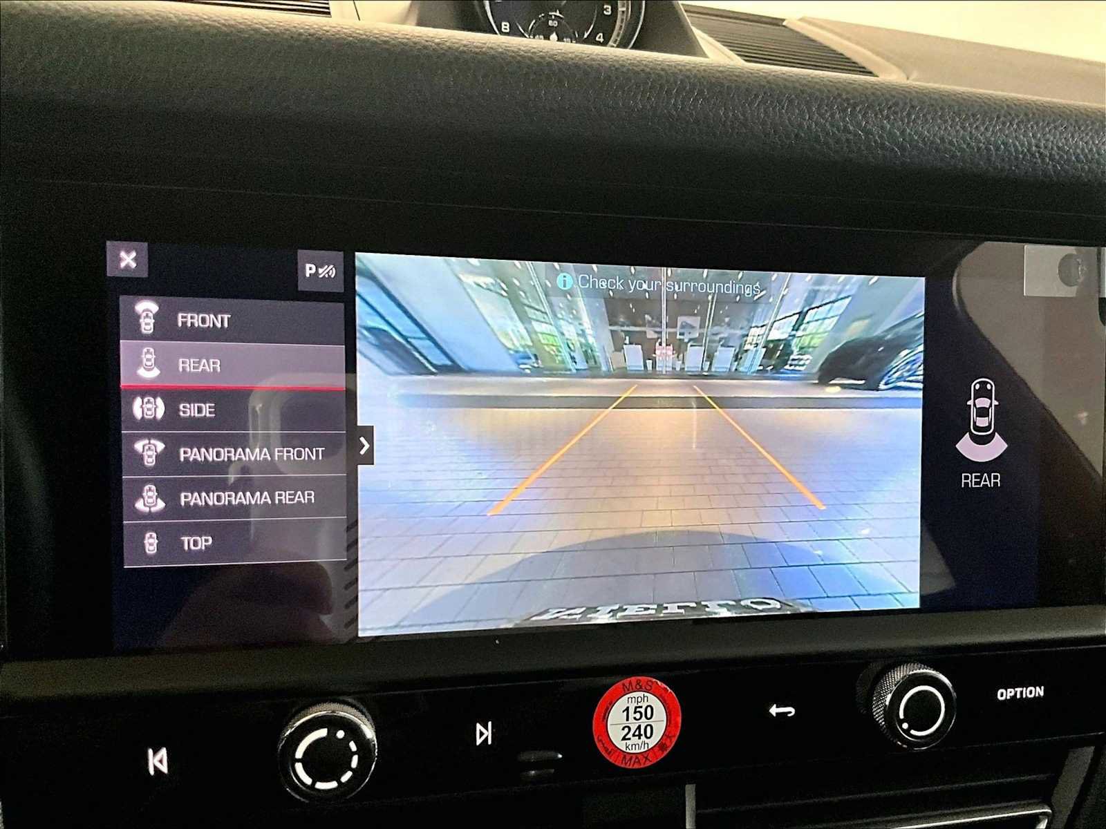 Used 2025 Porsche Macan image 28