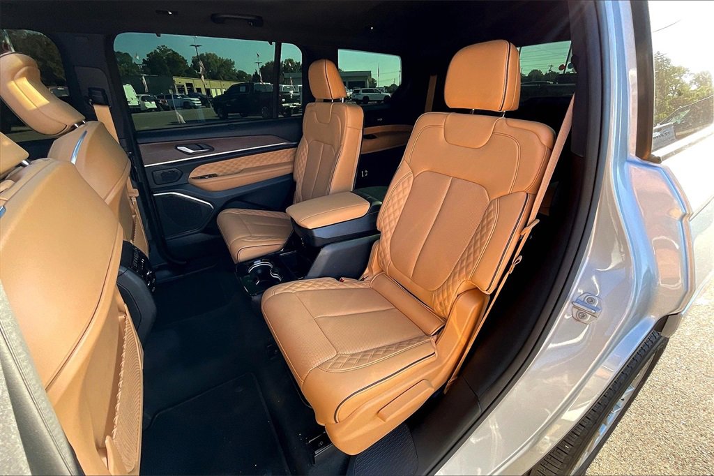 Certified 2023 Jeep Grand Cherokee L Summit w/ Luxury Tech Group V image 26