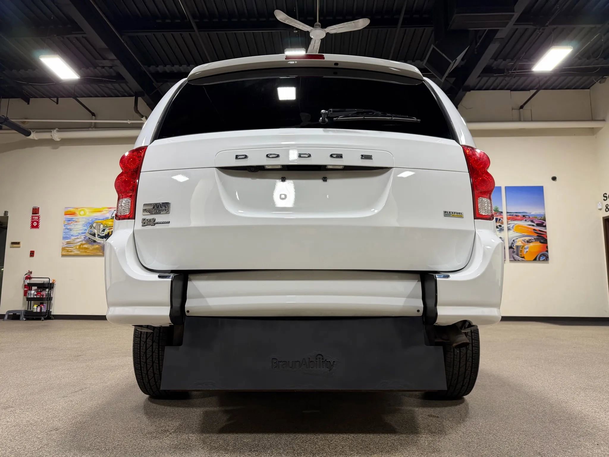 Used 2019 Dodge Grand Caravan SE image 19