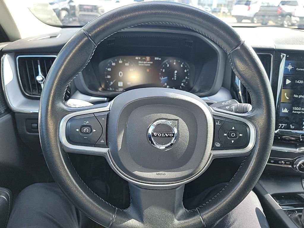 Used 2019 Volvo XC60 T6 Momentum w/ Multimedia Package image 31