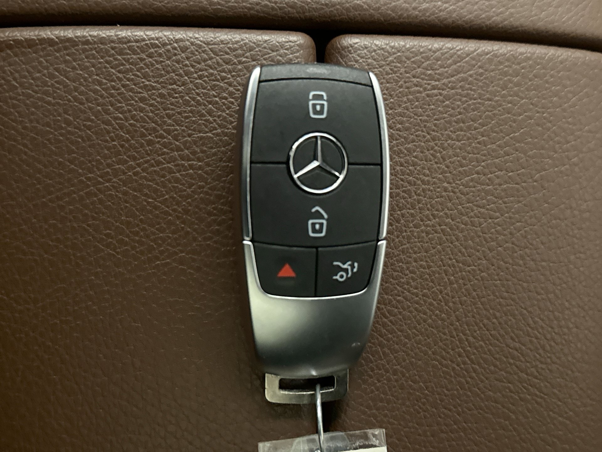 Used 2025 Mercedes-Benz GLE 450e 4MATIC image 10