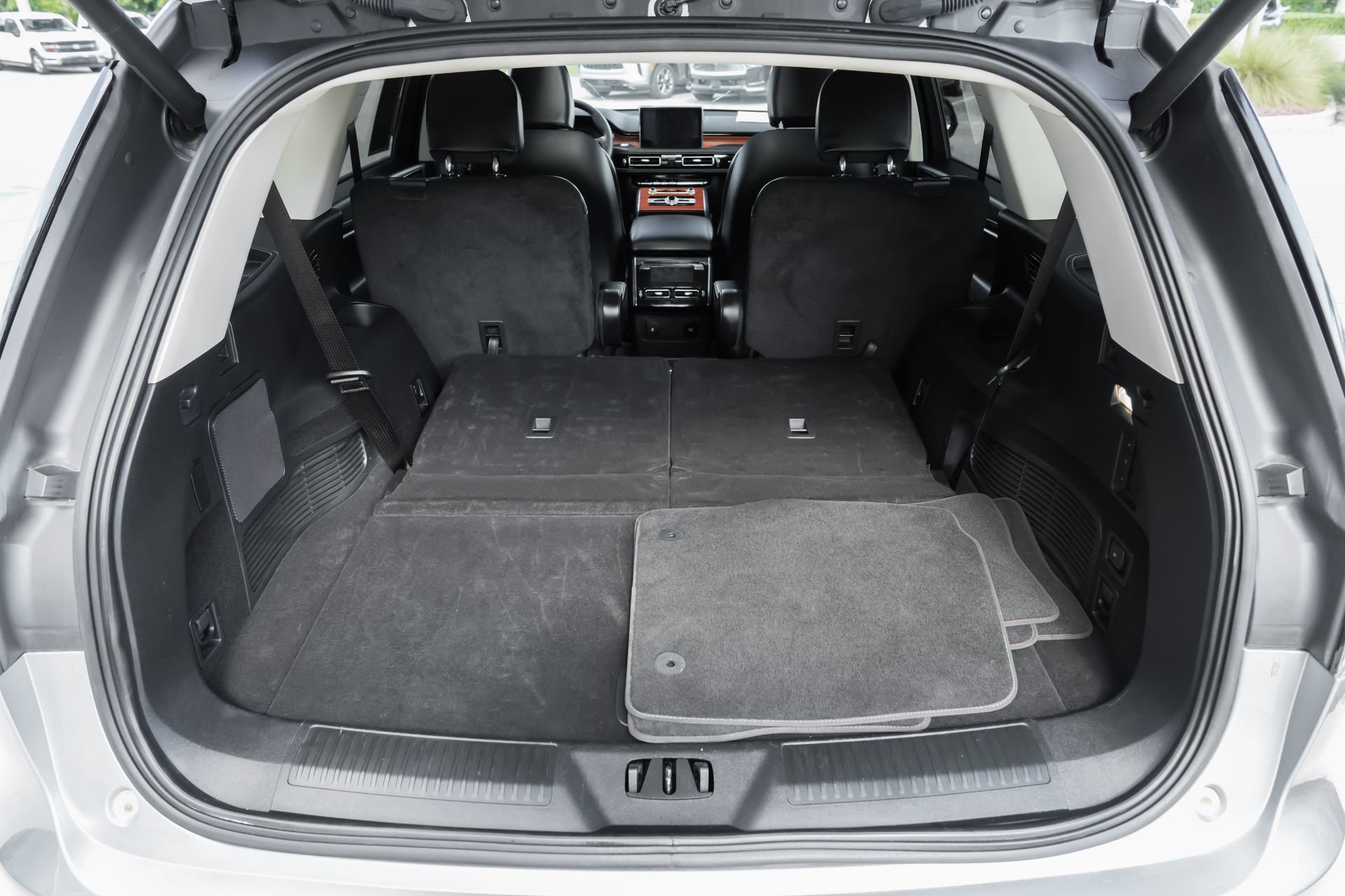 Used 2024 Lincoln Aviator Reserve image 40