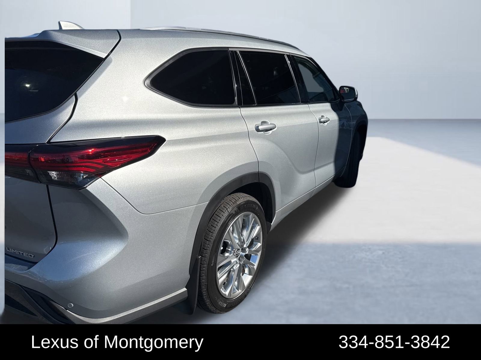 Used 2023 Toyota Highlander Limited image 7