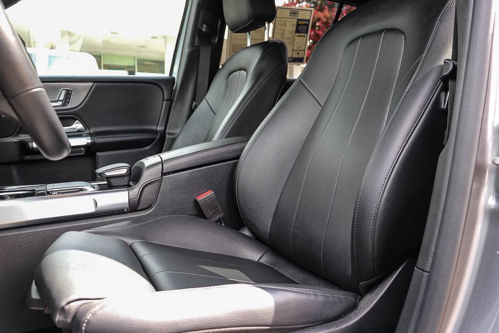 Used 2022 Mercedes-Benz GLB 250 4MATIC image 28