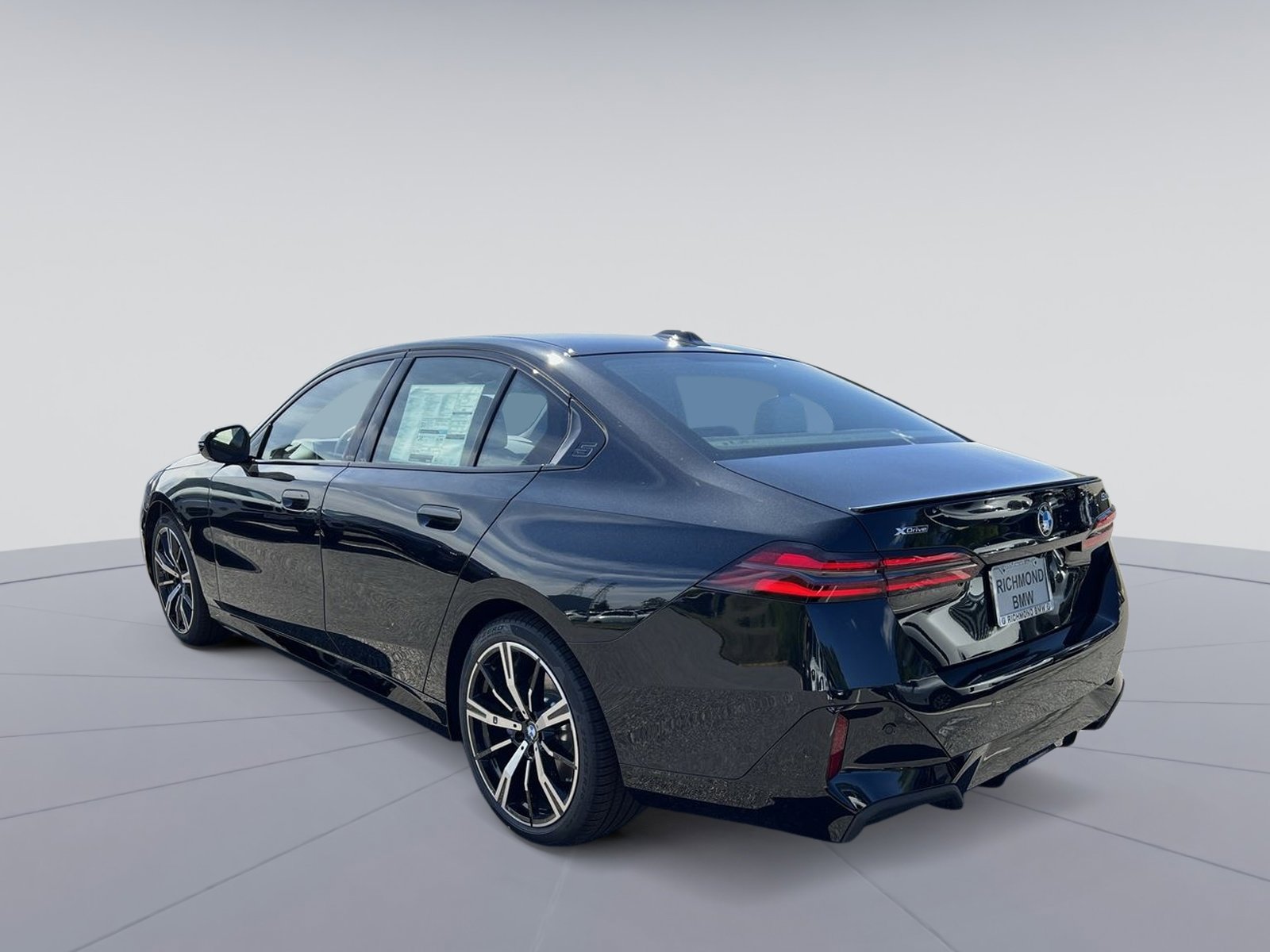 New 2026 BMW 530i xDrive w/ M Sport Package AWD/4WD image 3