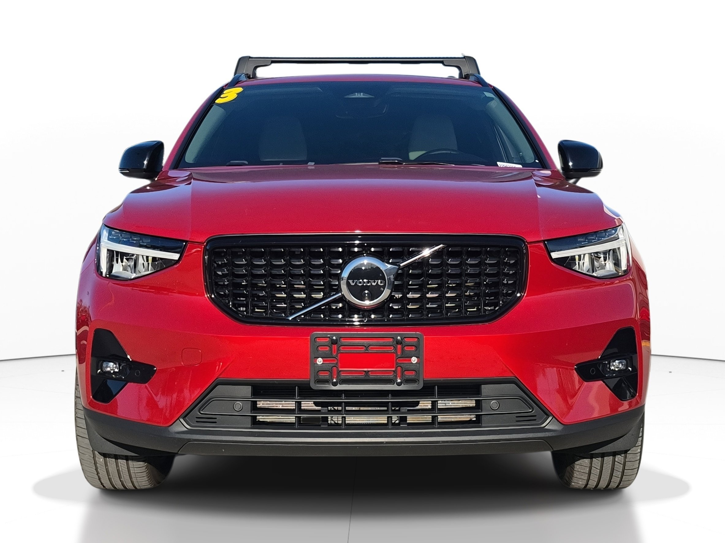 Used 2023 Volvo XC40 B5 Plus w/ Driver Assist Package image 2