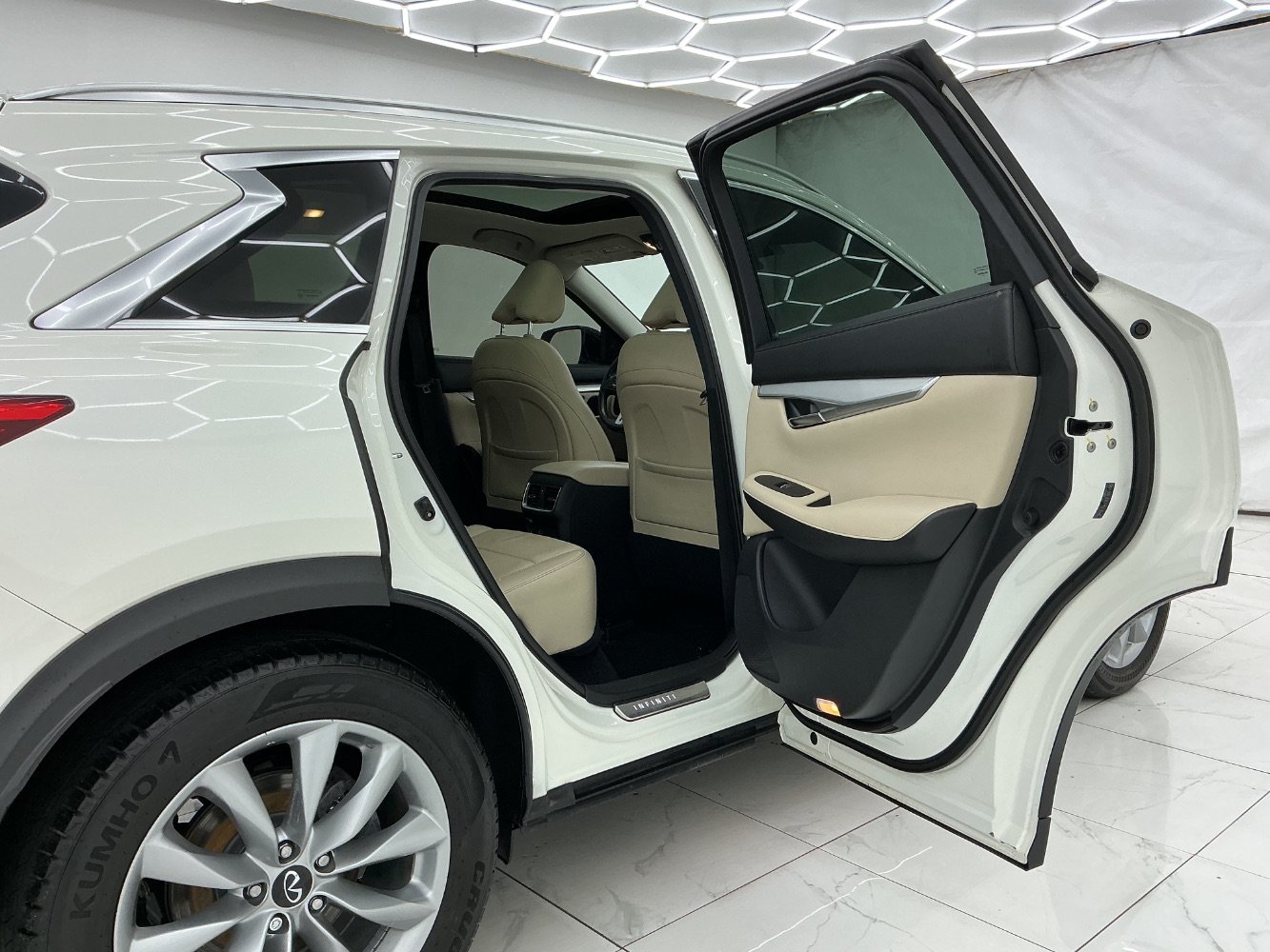 Used 2020 INFINITI QX50 Essential w/ Convenience Package FWD image 23