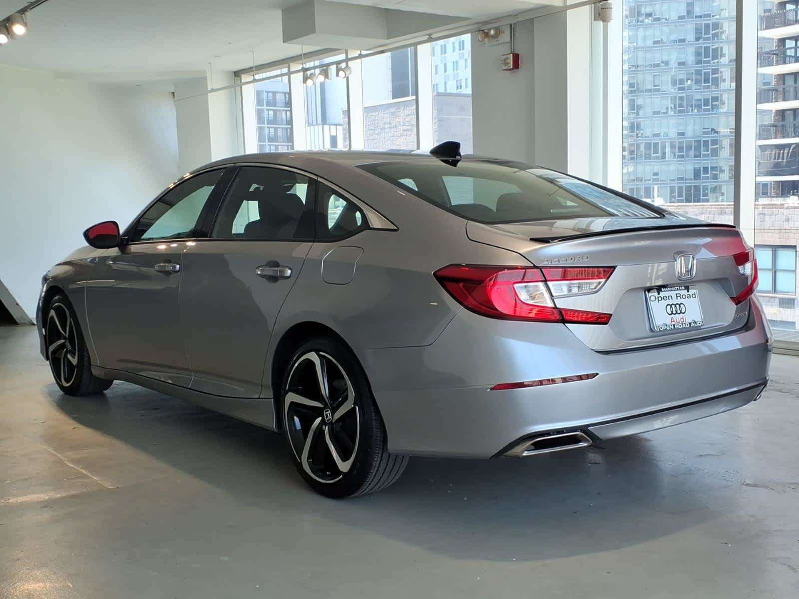 Used 2022 Honda Accord Sport image 6