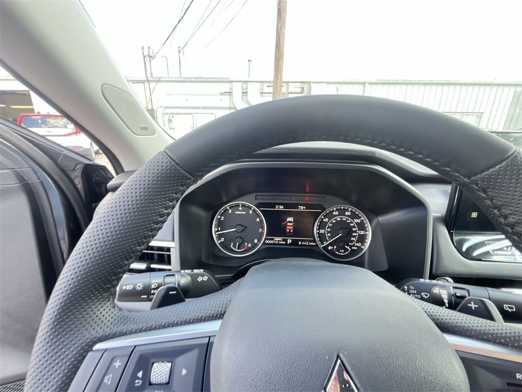 New 2025 Mitsubishi Outlander SE image 7