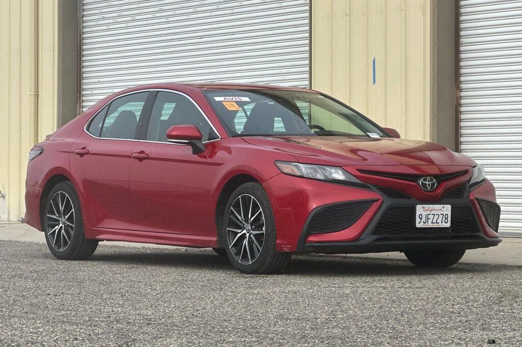 Used 2024 Toyota Camry SE image 8