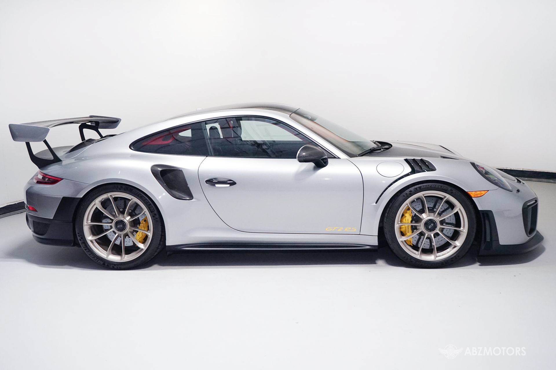 Used 2018 Porsche 911 GT2 RS RWD image 4