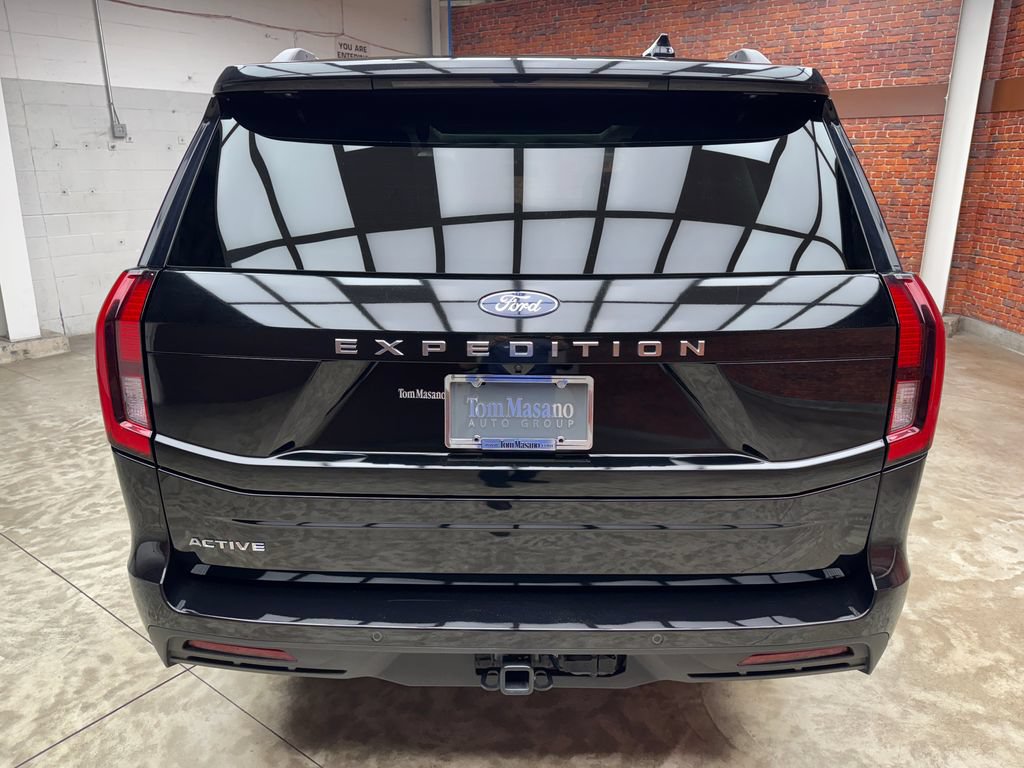 Certified 2025 Ford Expedition Active AWD/4WD image 4