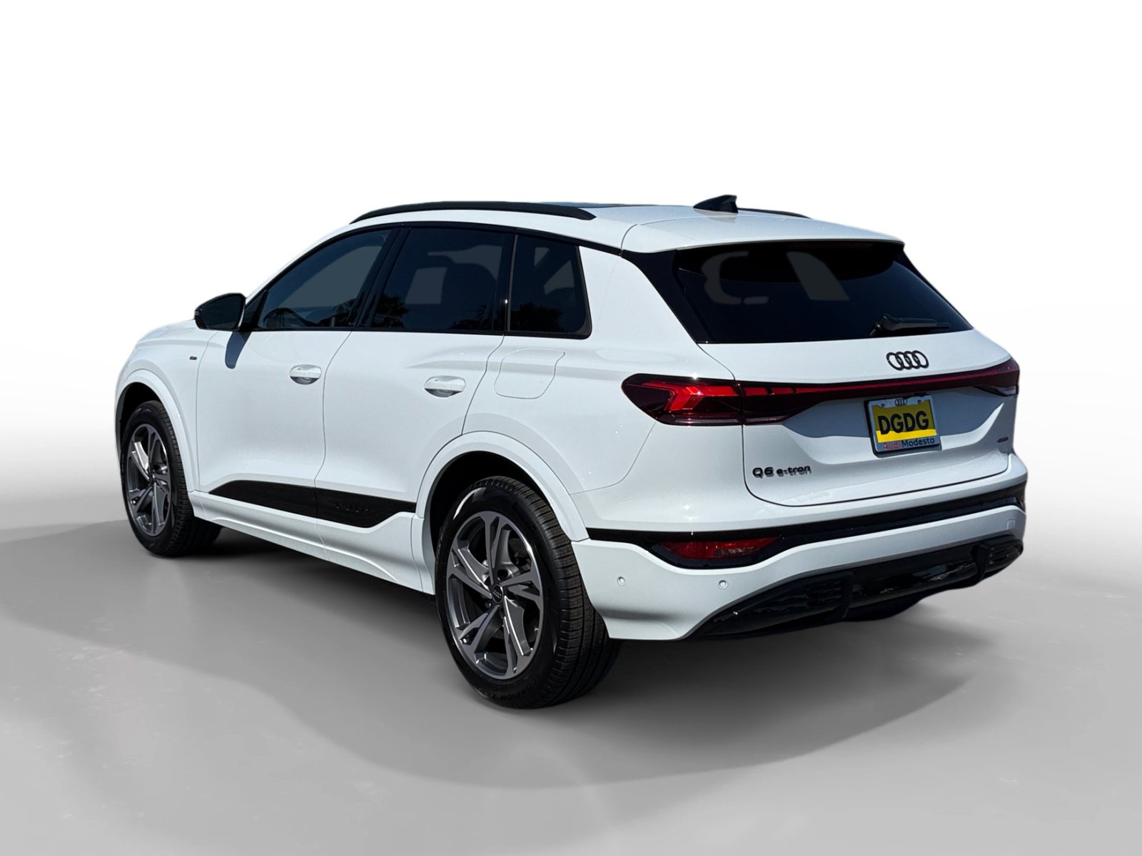 New 2027 Audi Q6 e-tron Premium Plus AWD/4WD image 3