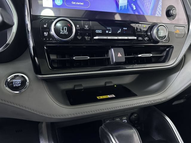 Used 2023 Toyota Highlander Platinum FWD image 17