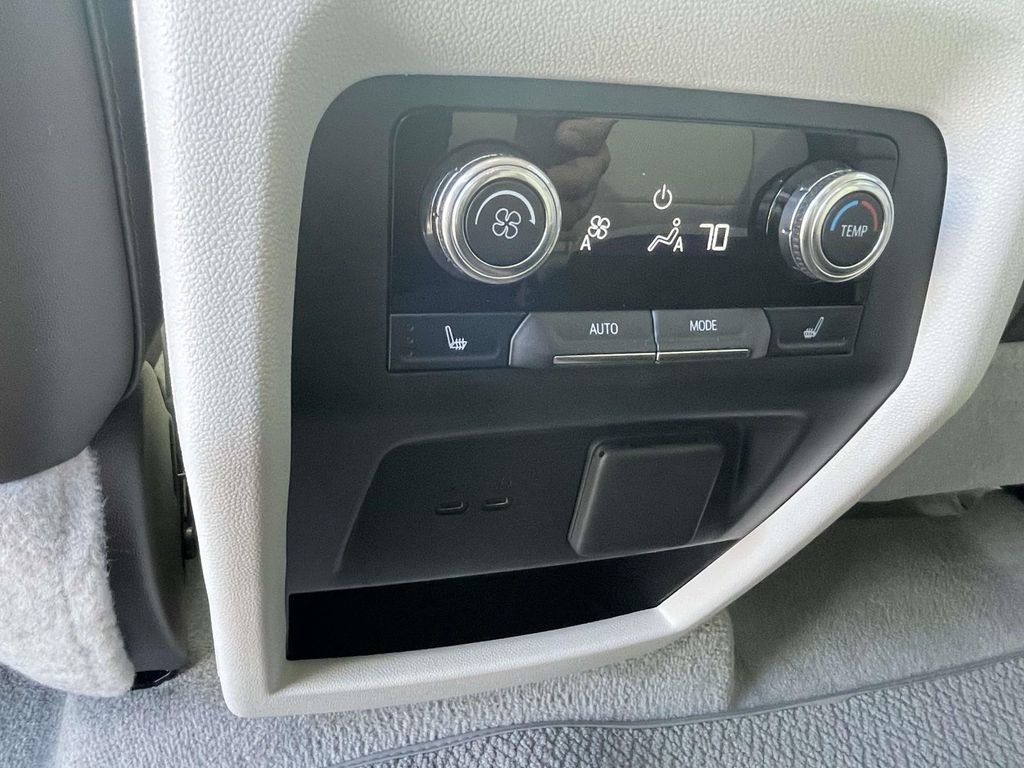 Used 2024 GMC Acadia Denali image 14