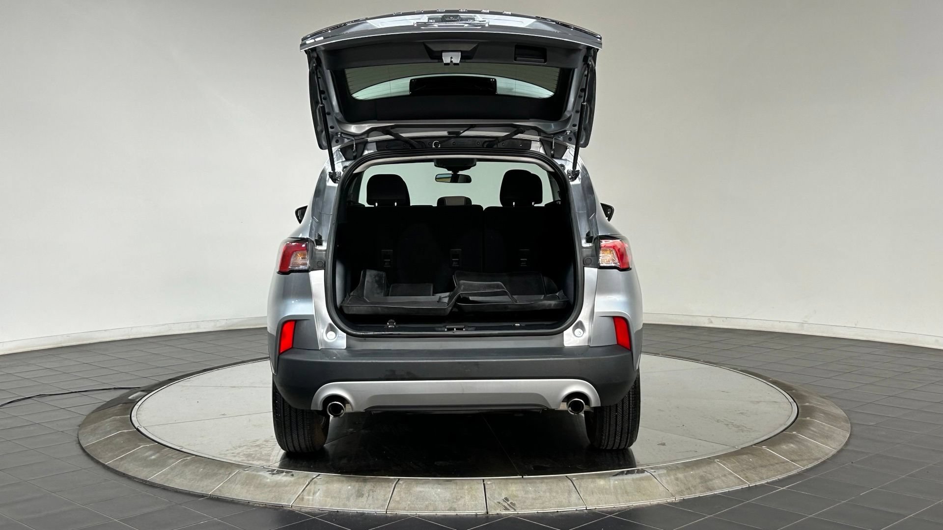 Used 2022 Ford Escape SE w/ Cold Weather Package FWD image 26